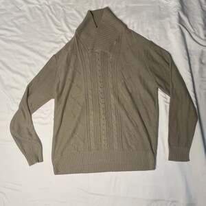 Bachrach Men’s Cable Knit Sweater – Size Large